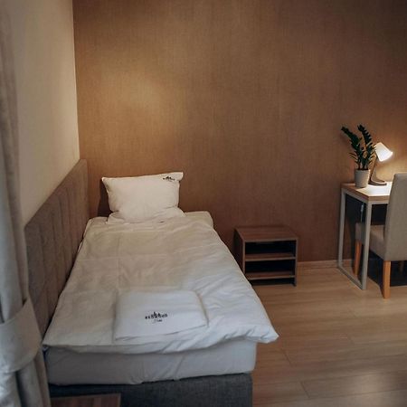 Redwood Hostel Люблин Экстерьер фото