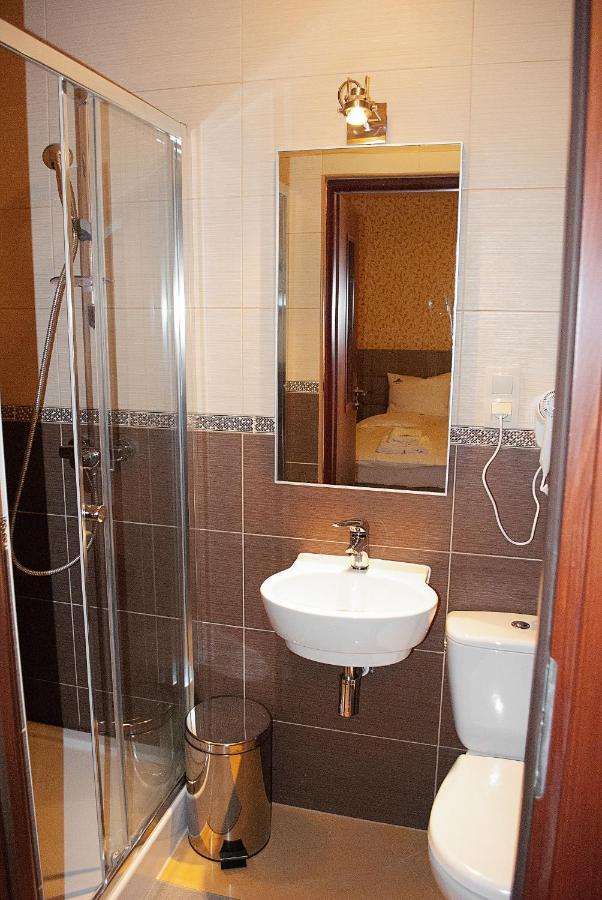 Redwood Hostel Люблин Экстерьер фото