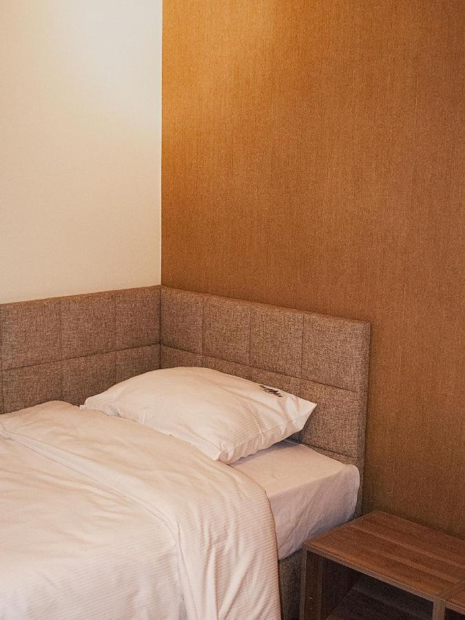 Redwood Hostel Люблин Экстерьер фото