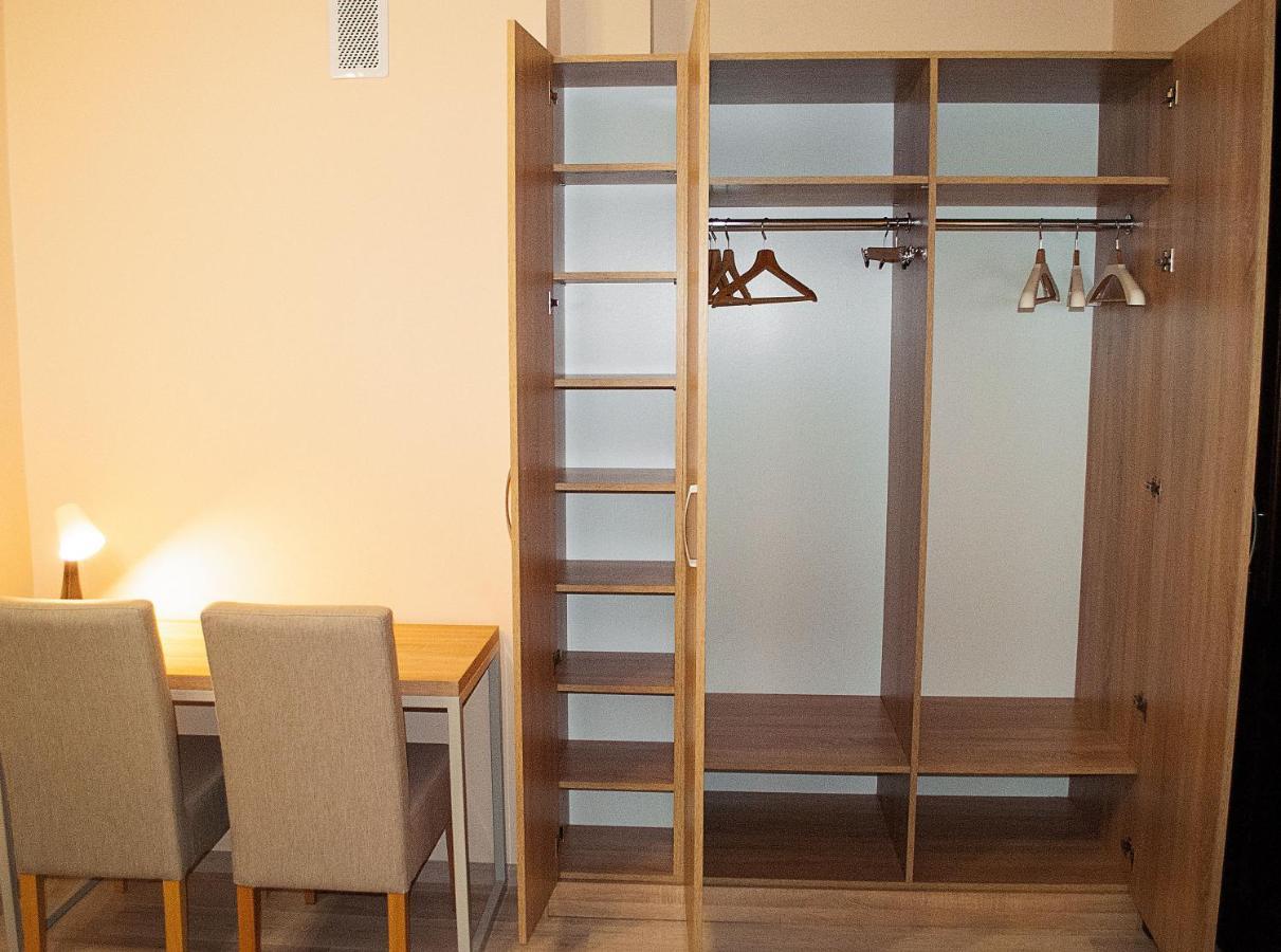 Redwood Hostel Люблин Экстерьер фото