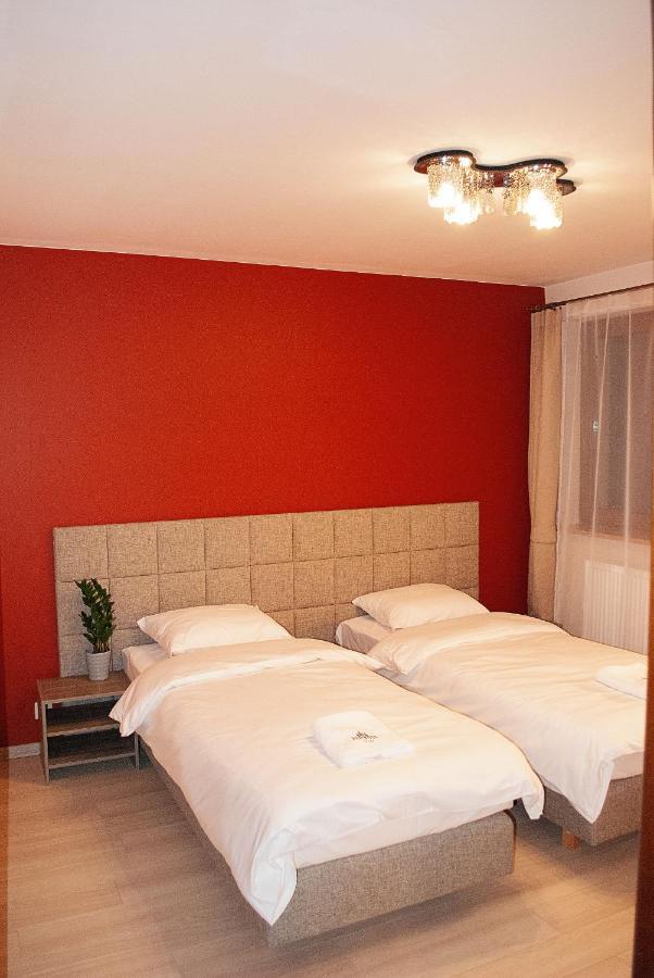 Redwood Hostel Люблин Экстерьер фото