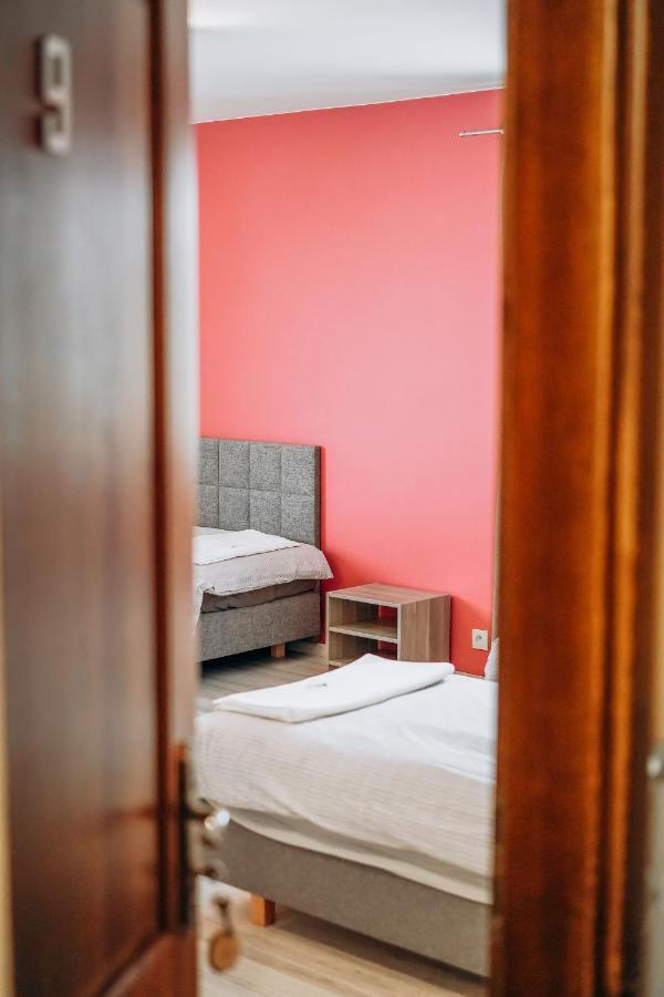 Redwood Hostel Люблин Экстерьер фото