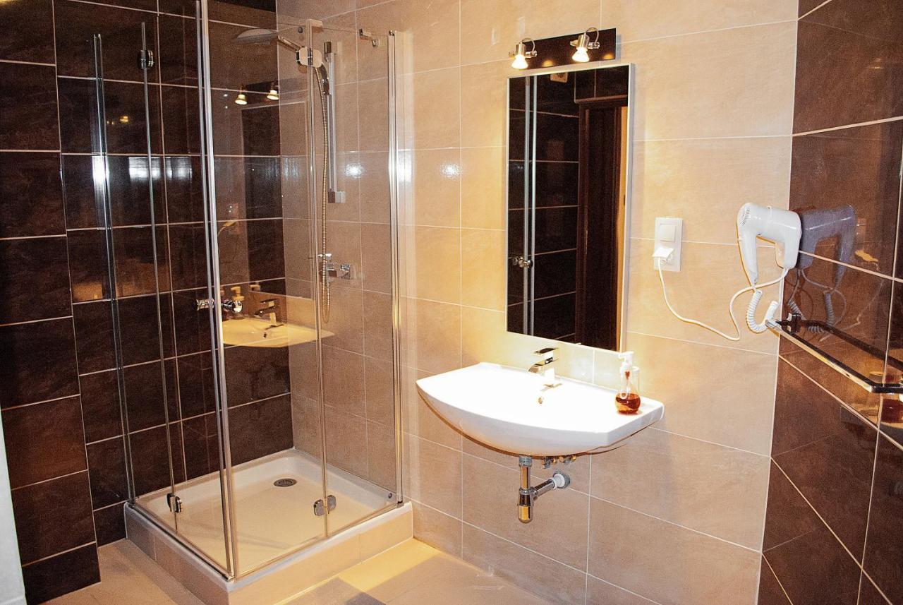 Redwood Hostel Люблин Экстерьер фото