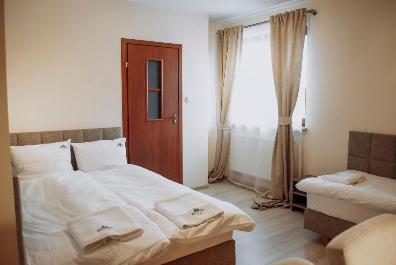 Redwood Hostel Люблин Экстерьер фото